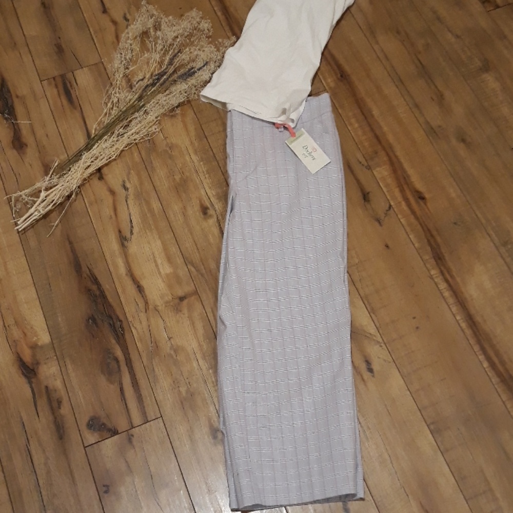 NWOT Dockers Golf capris